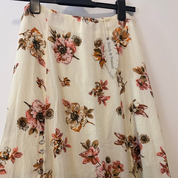 Dance & Marvel Floral Slit Maxi Skirt Ivory M NWT - Picture 4 of 10
